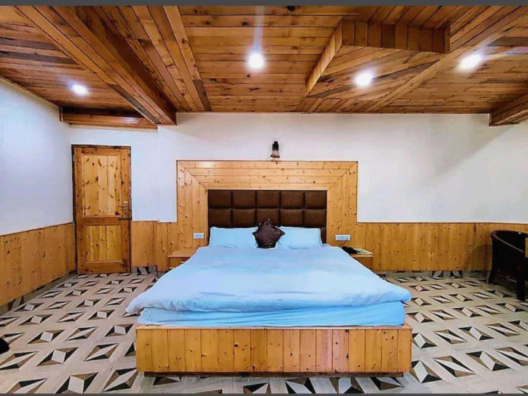Hotel O Antriksh Cottage Manāli Buitenkant foto