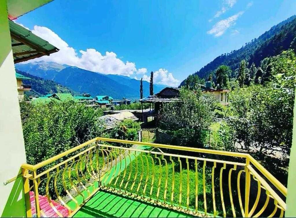 Hotel O Antriksh Cottage Manāli Buitenkant foto