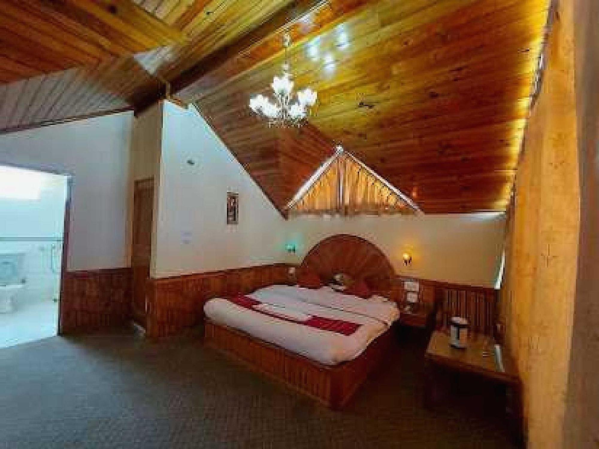 Hotel O Antriksh Cottage Manāli Buitenkant foto