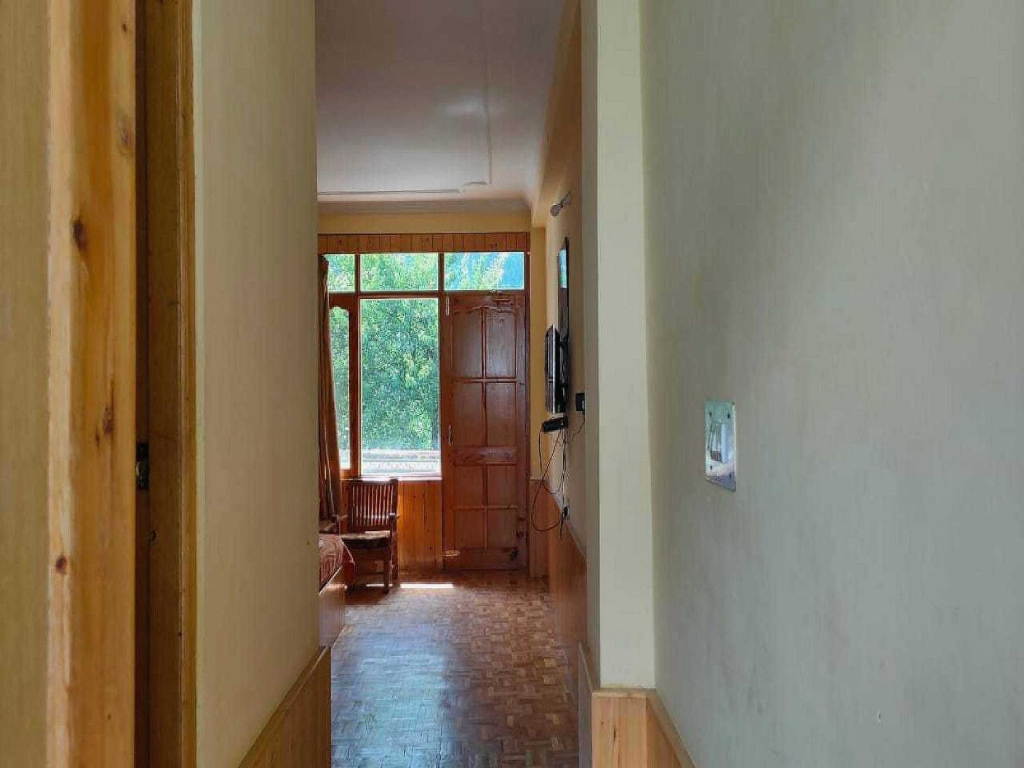Hotel O Antriksh Cottage Manāli Buitenkant foto