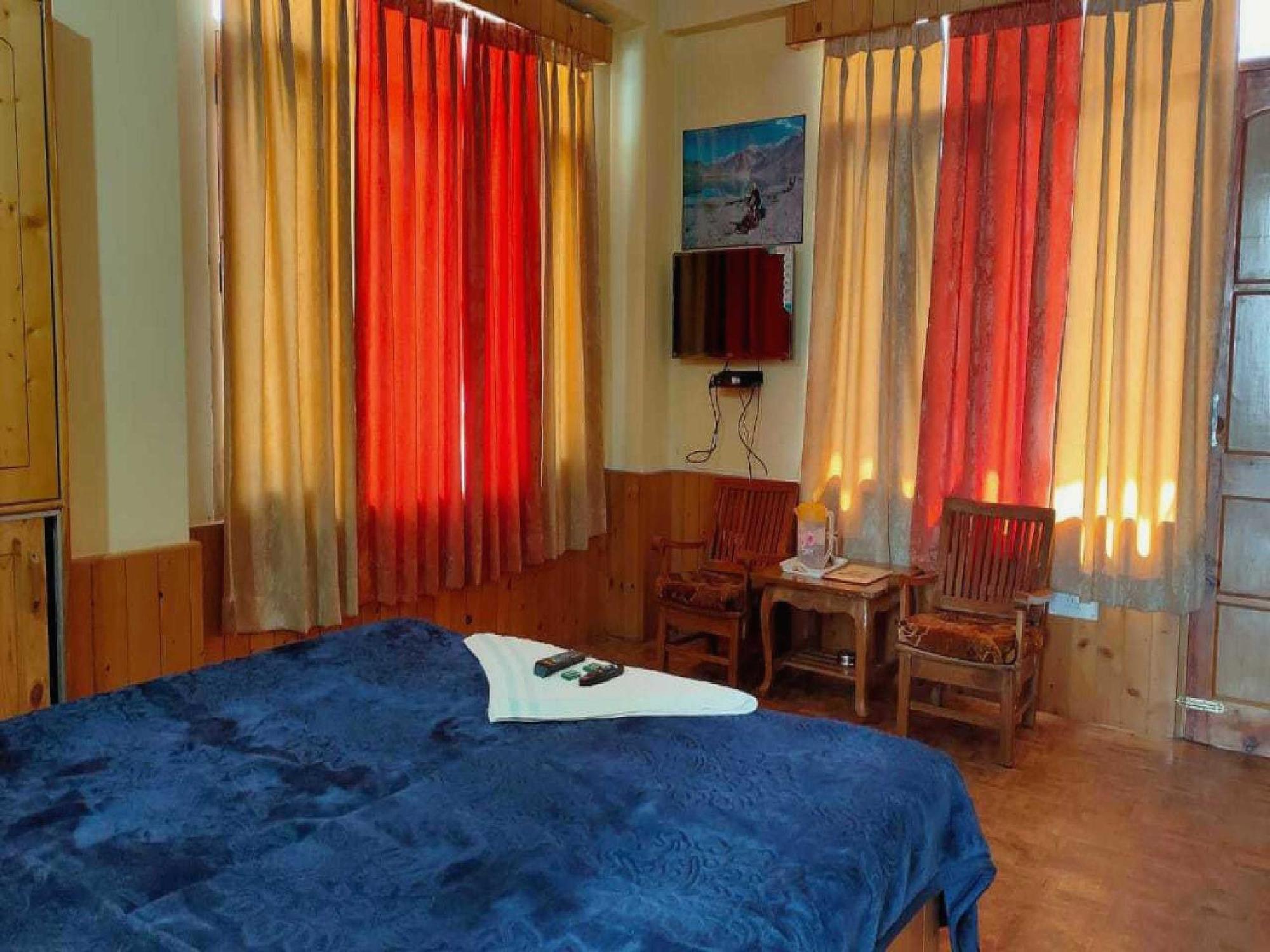 Hotel O Antriksh Cottage Manāli Buitenkant foto